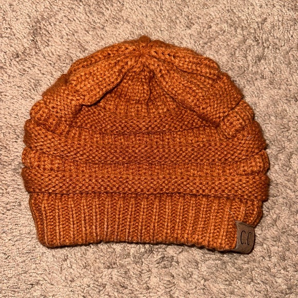 Womens CC fall beanie bundle - Picture 3 of 5